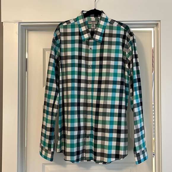 Men’s Green Checkered Express Button Up - Picture 1 of 1